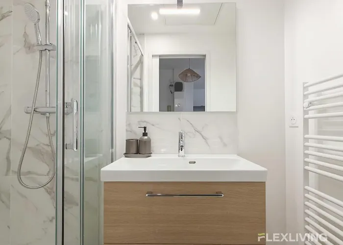 Spacious T7 In 20 Paris
