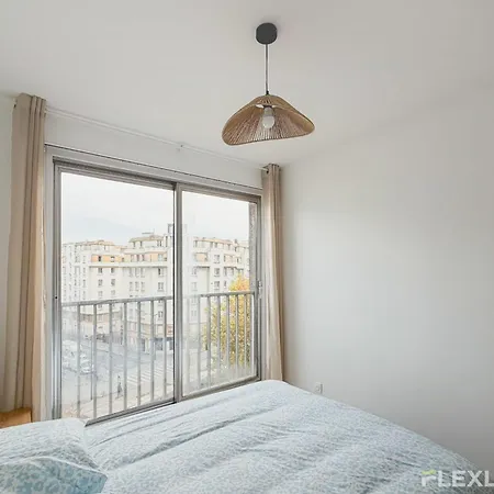 Spacious T7 In 20 Paris